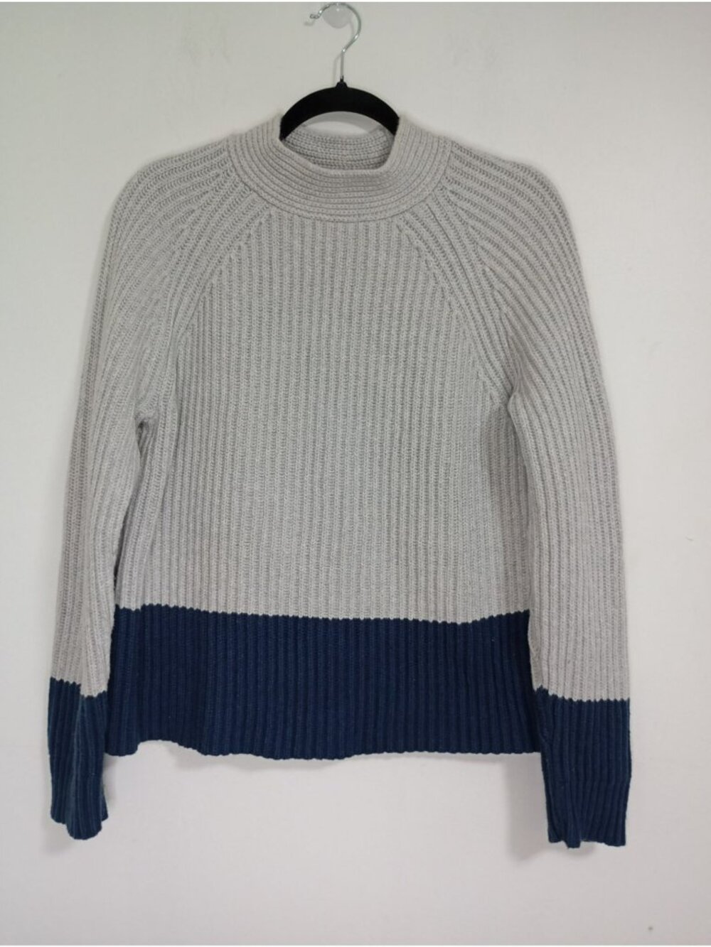 Banana Republic Women Gray Navy Ribbed Knit Sweater mock neck, M cotton blend